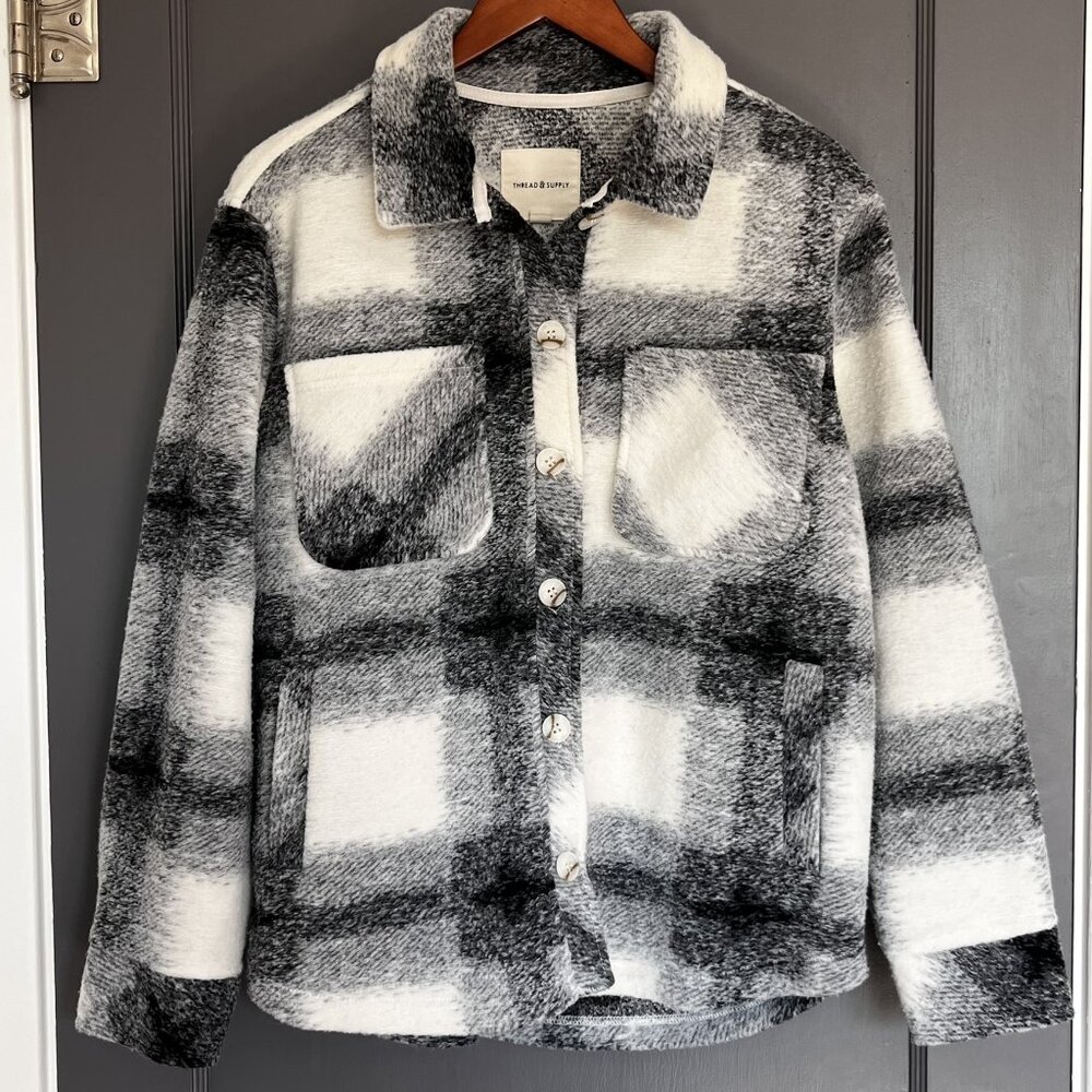Thread & Supply Plaid Fleece Shacket Cream Black Size Medium M Thick Cozy Fall
